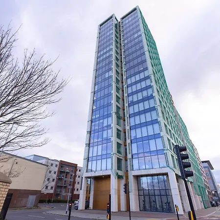 Quayside Penthouse 2 Bedroom Ensuite Near Media City & Manchester United Exterior photo