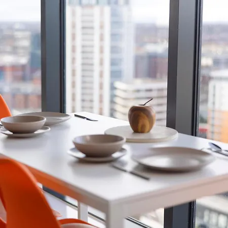 Quayside Penthouse 2 Bedroom Ensuite Near Media City & Manchester United Exterior photo