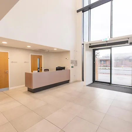 Quayside Penthouse 2 Bedroom Ensuite Near Media City & Manchester United Exterior photo