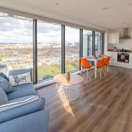 Quayside Penthouse 2 Bedroom Ensuite Near Media City & Manchester United Exterior photo